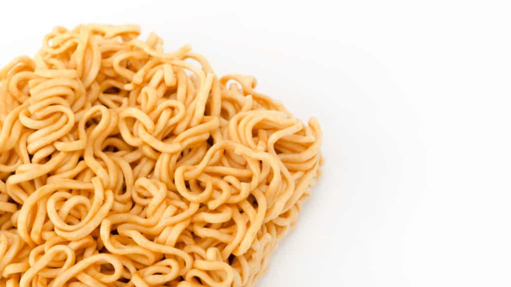 Do fresh ramen noodles come in a curly form, or only instant