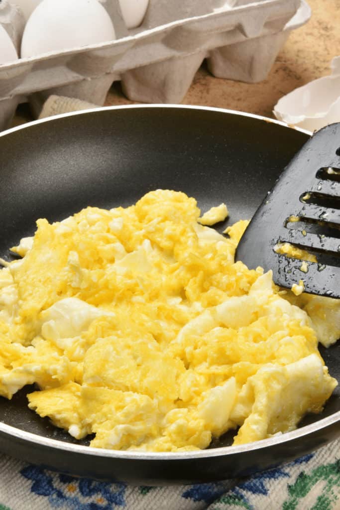 Adding milk to scrambled eggs alters the taste slightly