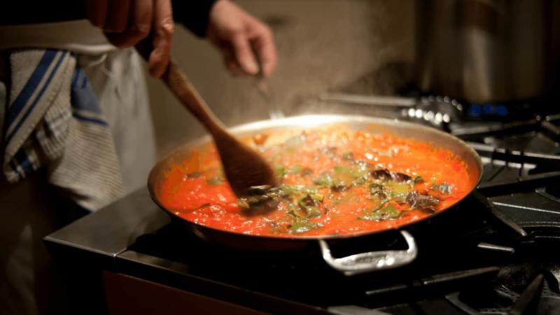 How Long to Cook Pasta Sauce? The Definite Answer!  