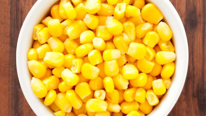 Why Corn Smells Like Vinegar? 3 Resons!