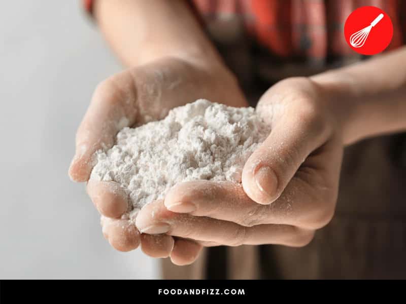 Flour should not have any off odors or textures, and should not be clumpy.