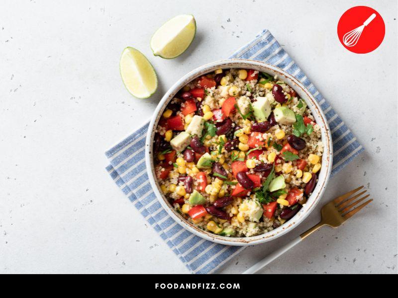 Adding vegetables to quinoa neutralizes its crunchy taste.