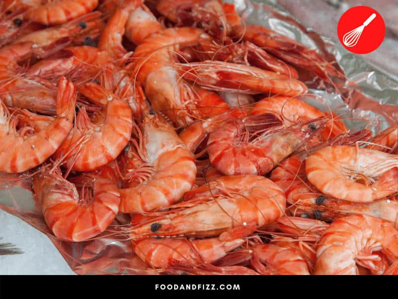 Fresh shrimp should have shells that are reddish or grayish in color. Any other colors might be an indication of spoilage.