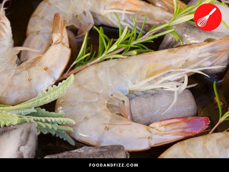 It is not advisable to eat raw prawns as they can cause food-borne illnesses